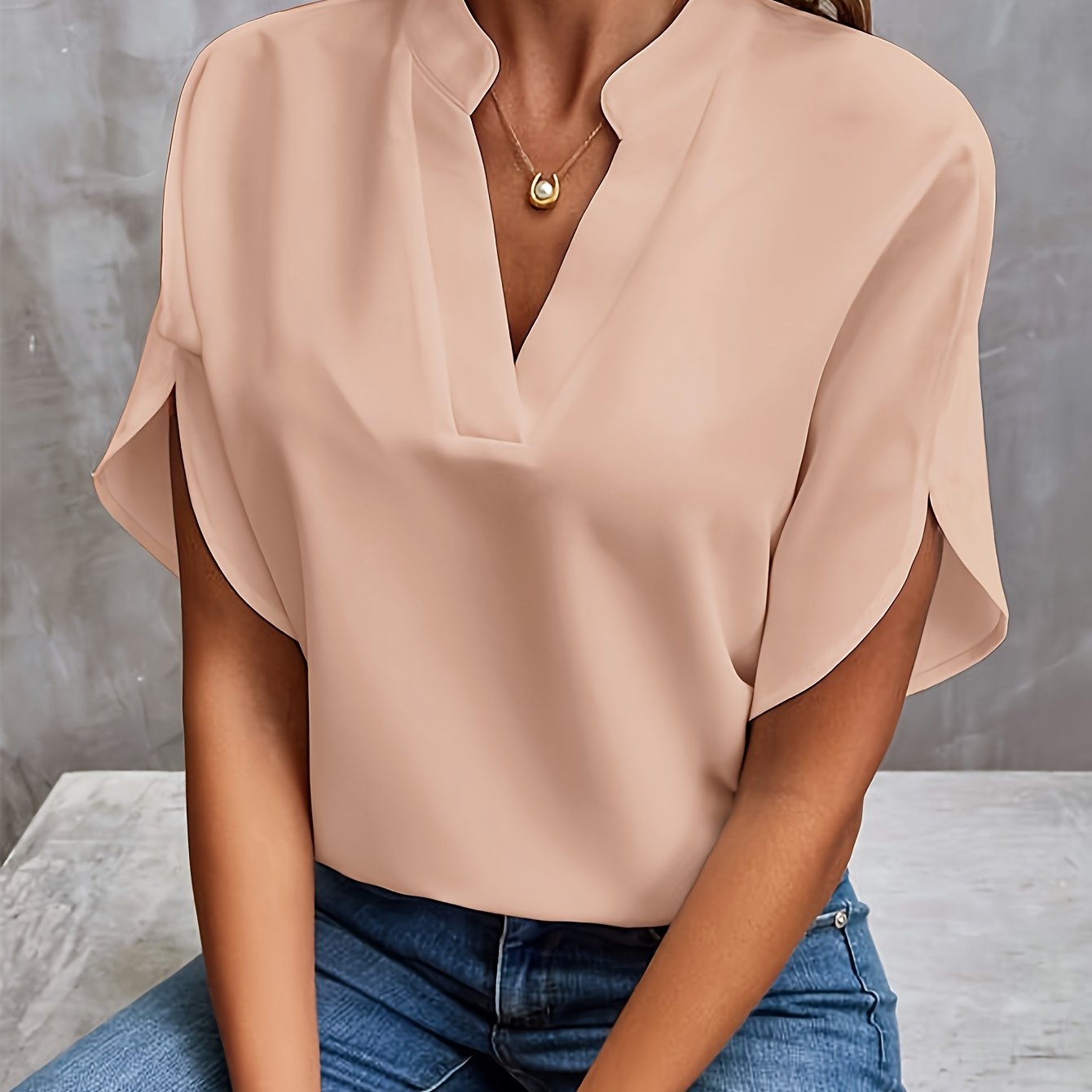 Women’s Blouse – Relaxed Fit – Silk Look – V-Neck – Flared Sleeves – Soft Drape