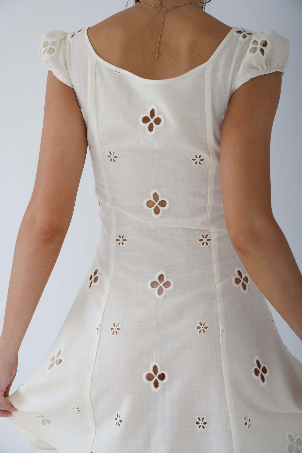 Women’s Midi Dress – Fitted Silhouette – Embroidered Floral – V-Neck – Cap Sleeves