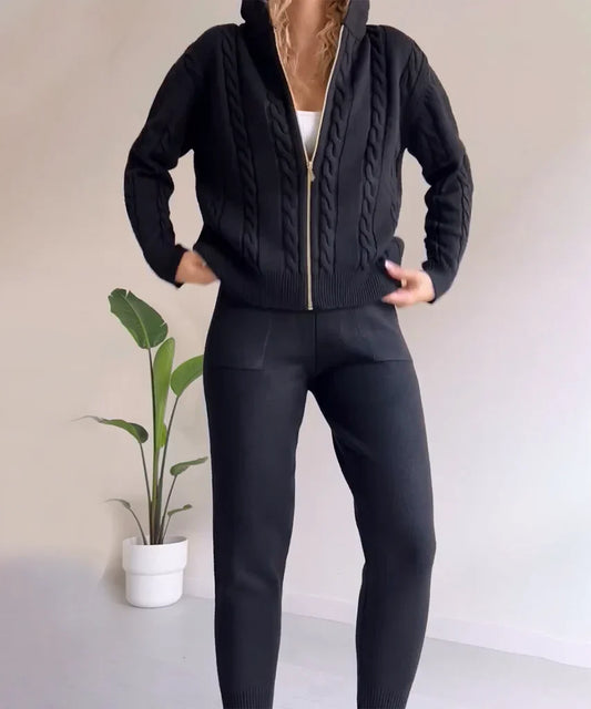 Women’s Knitted Set – Textured Knit – Oversized Fit – Zip Front – Cable Knit Design