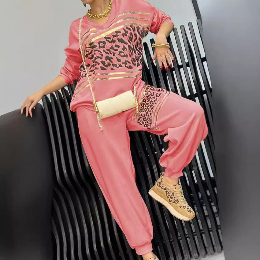 Women’s Sweatshirt and Pants Set – Relaxed Fit – Leopard Print – Metallic Trim – Jersey