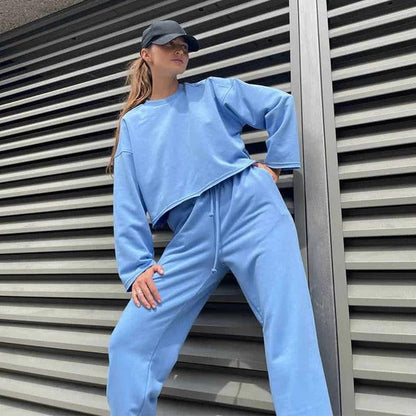 Women’s Athleisure Set – Relaxed Fit Cropped Top – Elastic Waist Pants – Cotton Blend