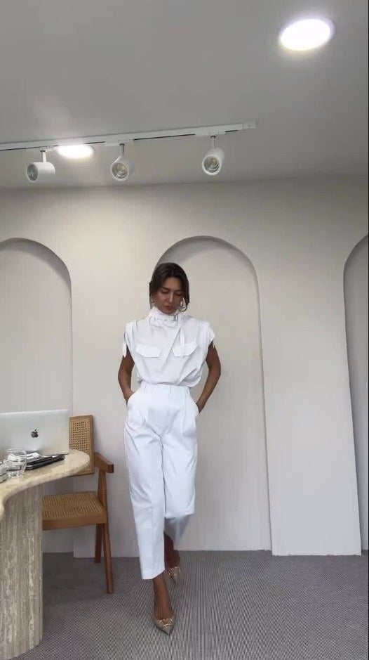 Women’s Two-Piece Set – Sleeveless Top – Relaxed Fit – U-Neck – Ruffle Detail – High-Waist Wide-Leg Pants