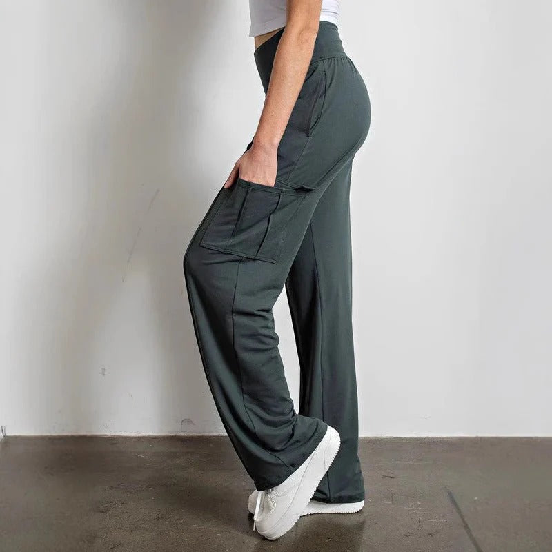 Women's Cargo Pants - Relaxed Fit - High Waisted