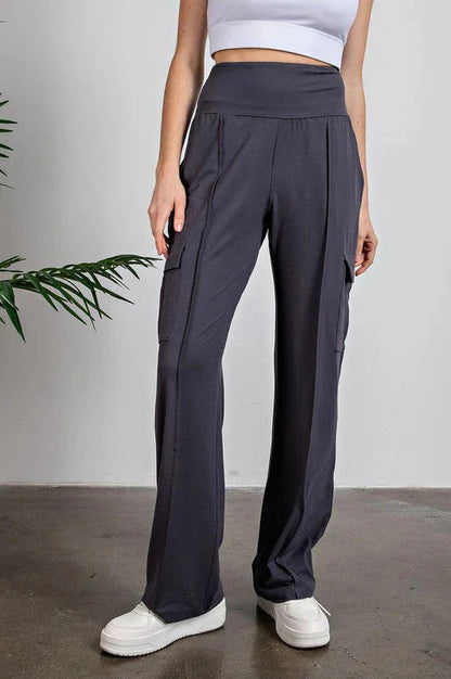 Women's Cargo Pants - Relaxed Fit - High Waisted