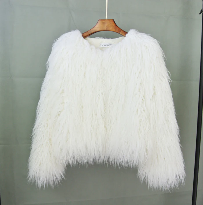 Women’s Short Jacket – Oversized Fit – Shaggy Faux Fur Texture – Casual Outerwear
