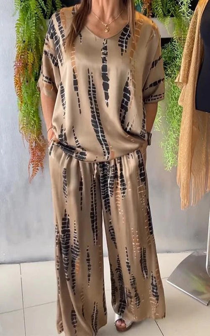 Women’s Satin Suit Set – Relaxed Fit – Round Neck Top – Wide-Leg Pants – Abstract Print