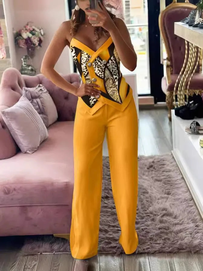 Women’s Suspender Suit – Tailored Fit – Double-Breasted Top – Animal Print Detail