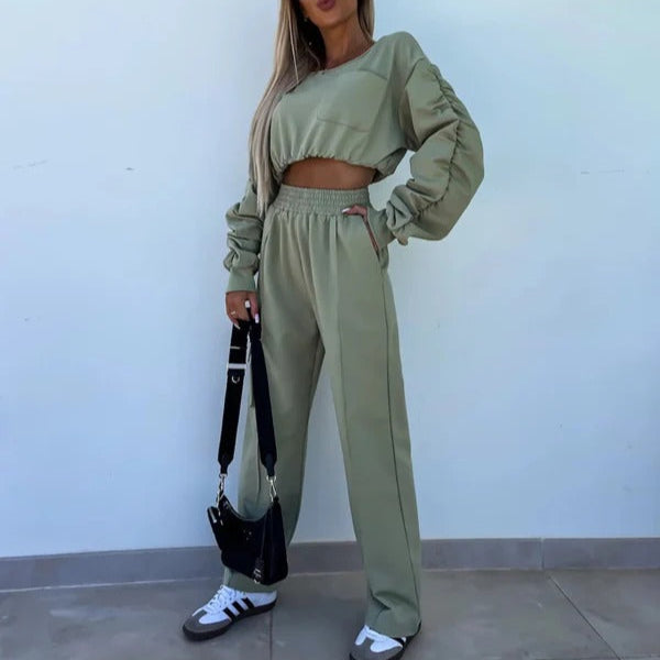 Women’s 2-piece Set – Cropped Sweatshirt – Relaxed Fit – Soft Knit – Casual Loose Pants