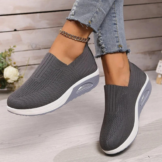 Women’s Slip-On Sneakers Ankle-Cut - Knitted Upper - Cushioned Sole