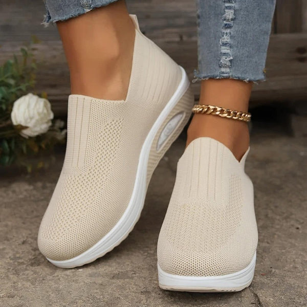Women’s Slip-On Sneakers Ankle-Cut - Knitted Upper - Cushioned Sole