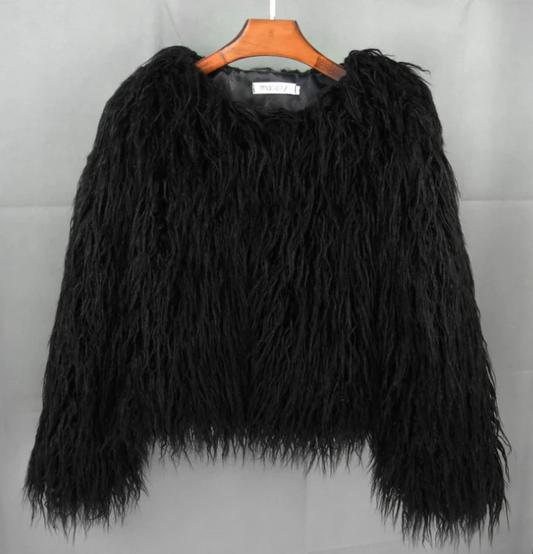 Women’s Short Jacket – Oversized Fit – Shaggy Faux Fur Texture – Casual Outerwear