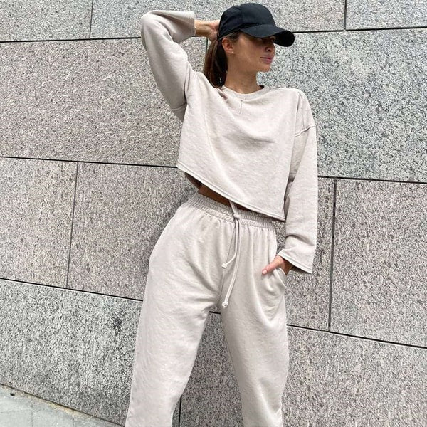 Women’s Athleisure Set – Relaxed Fit Cropped Top – Elastic Waist Pants – Cotton Blend