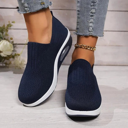 Women’s Slip-On Sneakers Ankle-Cut - Knitted Upper - Cushioned Sole