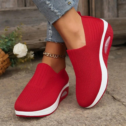 Women’s Slip-On Sneakers Ankle-Cut - Knitted Upper - Cushioned Sole