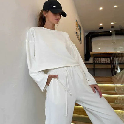 Women’s Athleisure Set – Relaxed Fit Cropped Top – Elastic Waist Pants – Cotton Blend