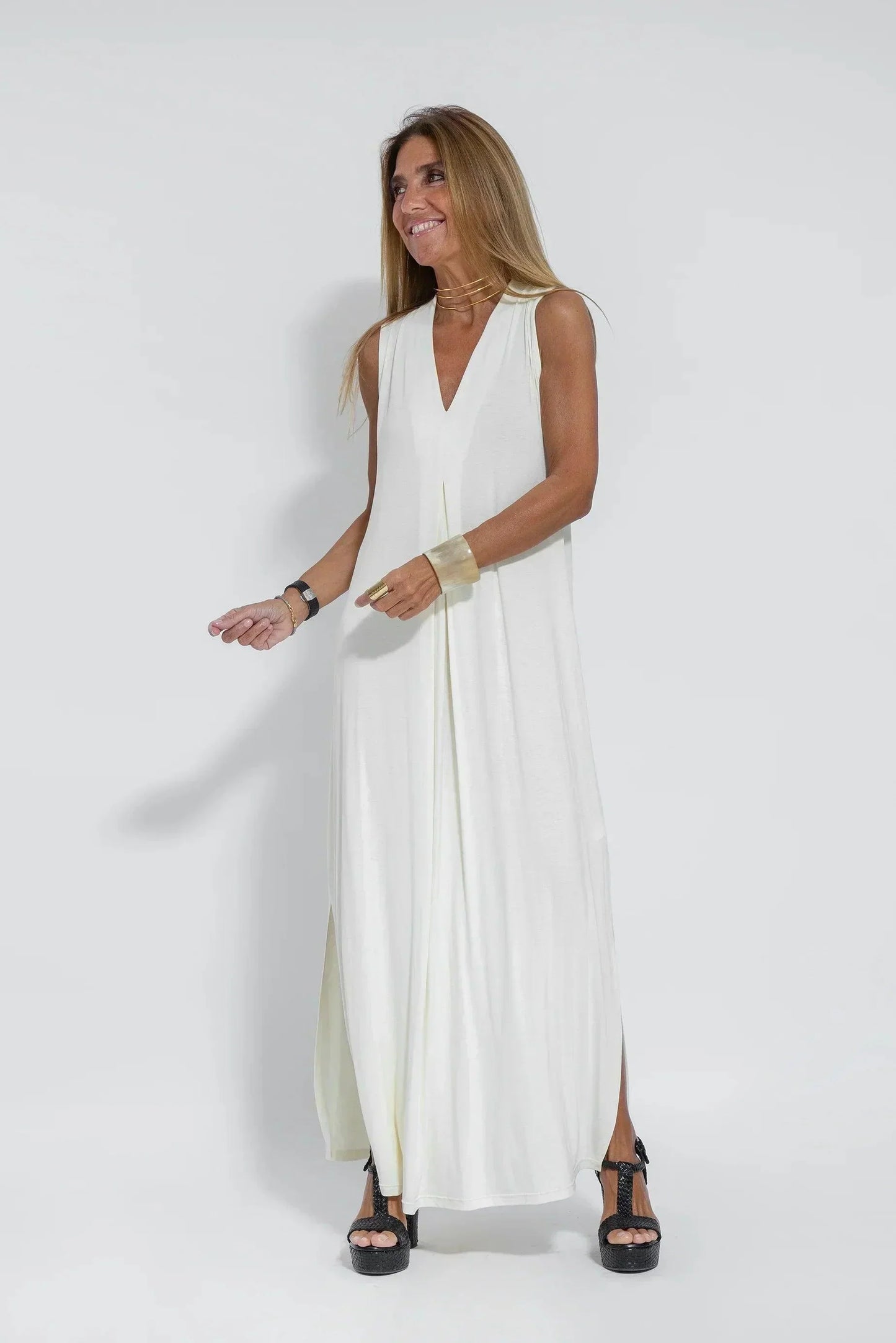 Women's Maxi Dress - Sleeveless A-Line - Lightweight Flowy V-Neck Elegant Fit