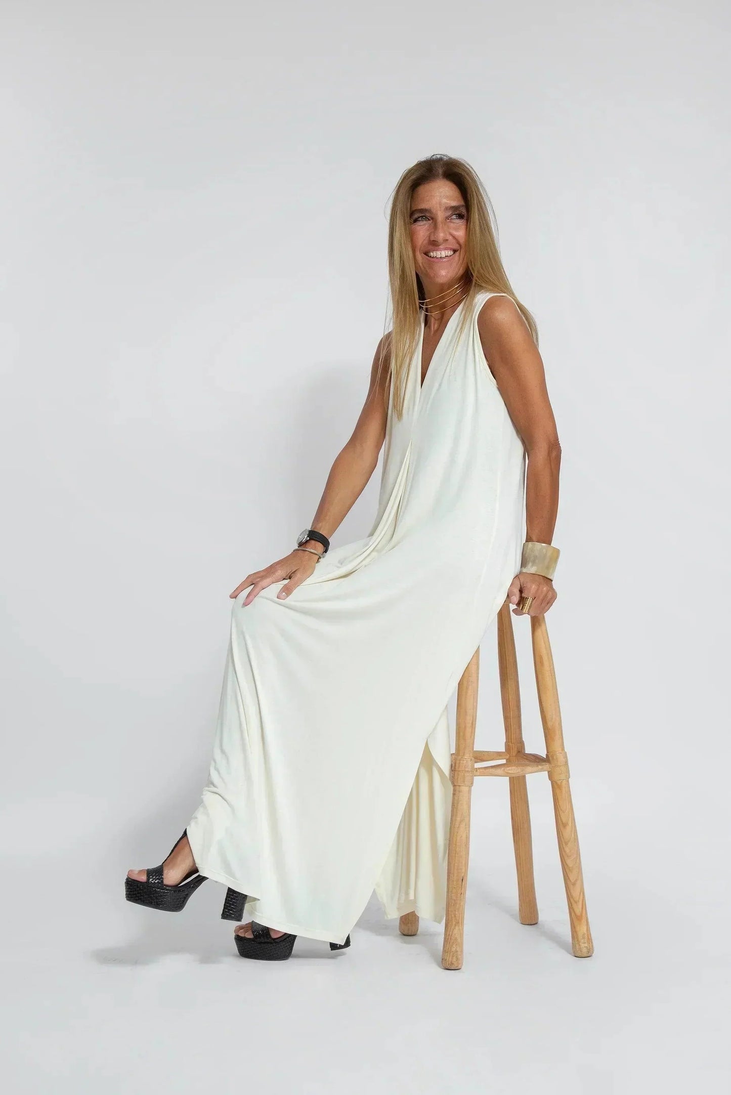 Women's Maxi Dress - Sleeveless A-Line - Lightweight Flowy V-Neck Elegant Fit