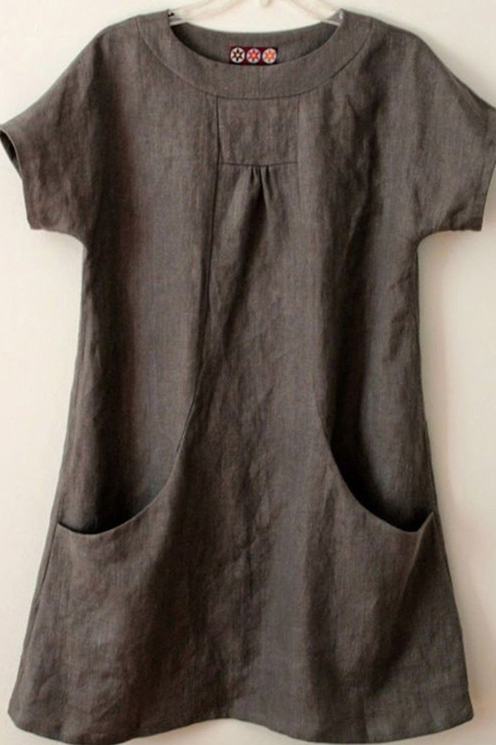 Women’s Blouse – Relaxed Fit – Natural Fibers – Short Sleeve – Front Pockets