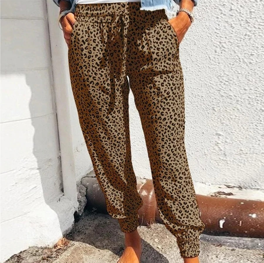 Loose trousers with leopard pattern for women